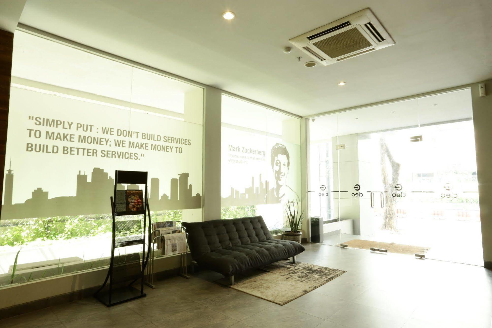 Cleo Hotel Tunjungan Surabaya Exterior foto